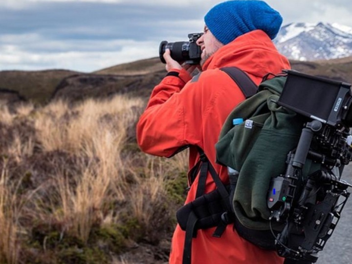 IN CAMPAGNA PER LA FOTOGRAFIA, DOLORE ALLA SPALLA